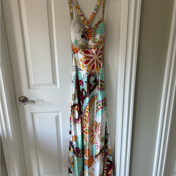 Beautiful Evening dress, like NEW. Very silky - Picture 1 of 9